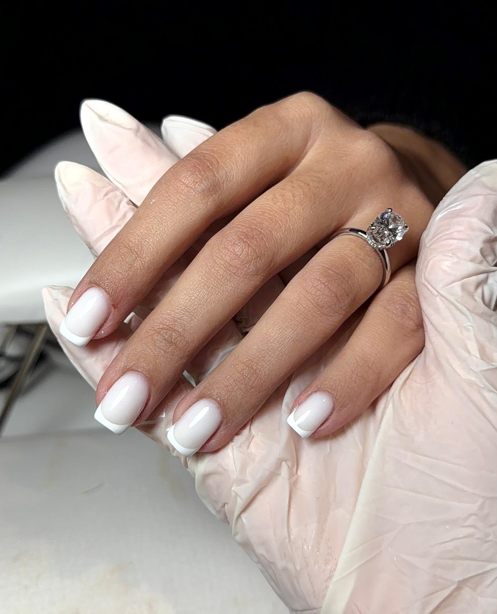 French blanche élégante sur ongles carrés — Xela Nails Genève